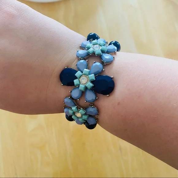 Blue Beaded Bracelet - Picture 2 of 4